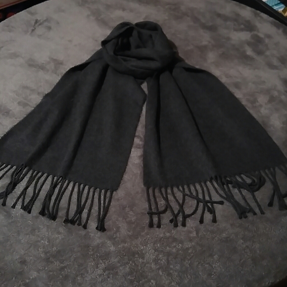 Men's Wearhouse Other - Cashme’ made in Italy gray scarf